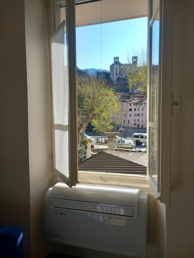 דולצ'אקווה Appartamentino - Castle View, No Stairs מראה חיצוני תמונה